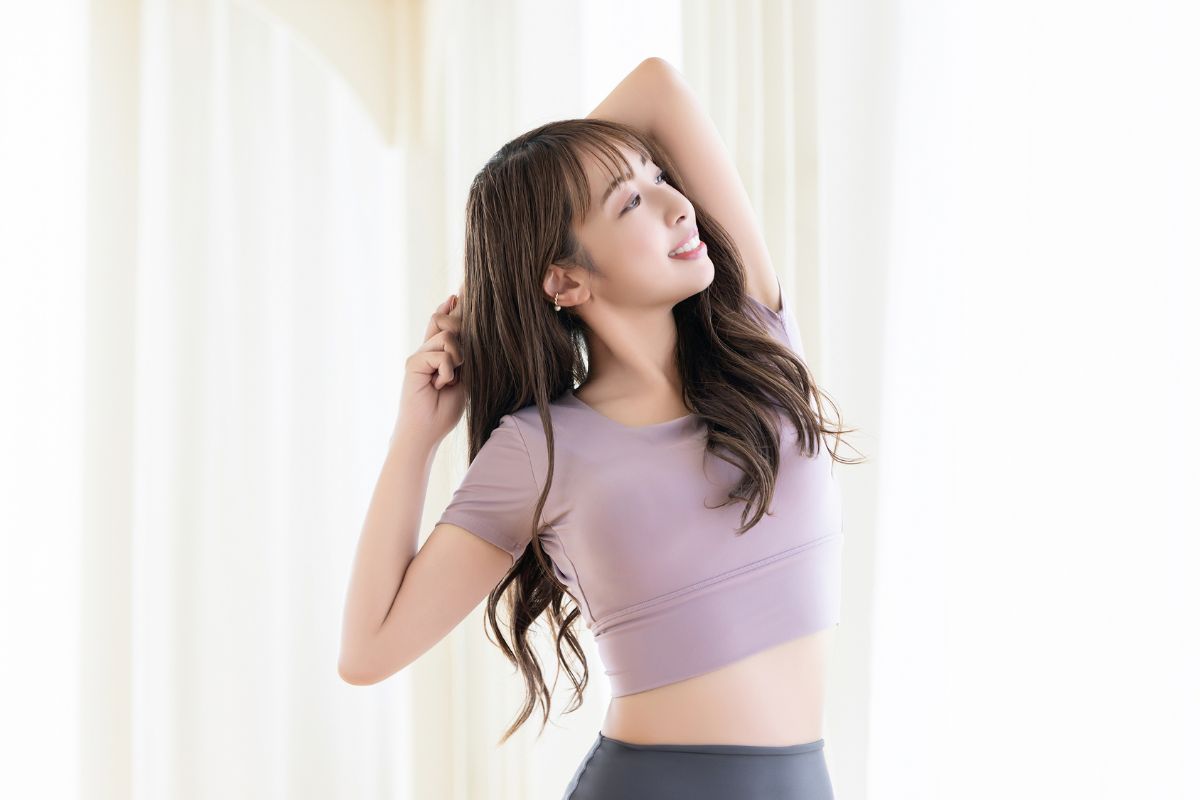 姿勢を見直すためのセルフチェックを伝えるイメージ