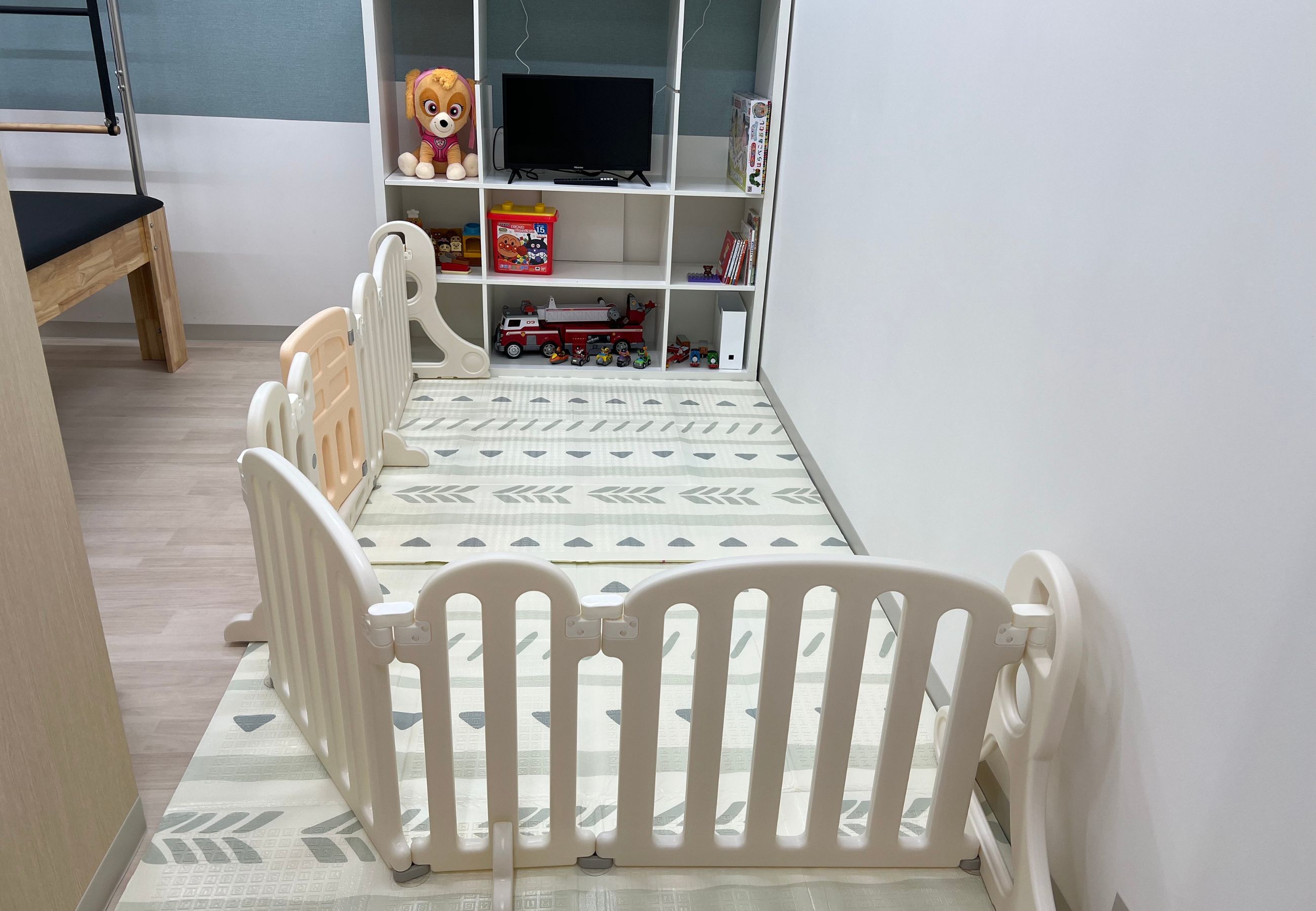 キッズスペースとベビーベッド